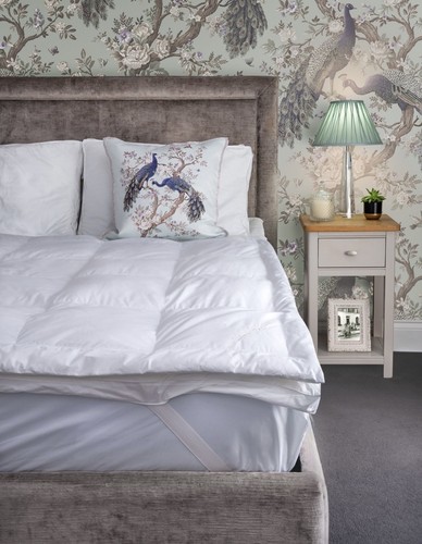 Laura ashley white luxury - laura,