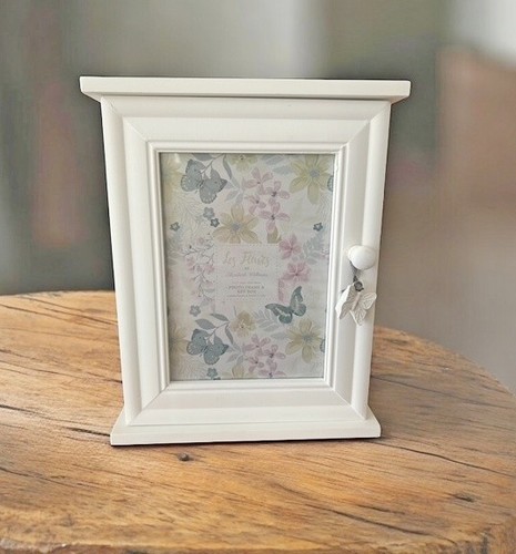 Key organiser box and - key,