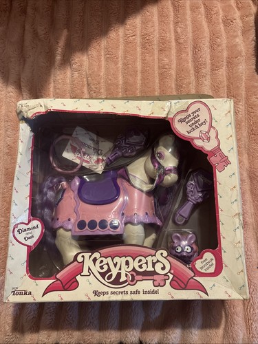 Vintage preowned 1980s keypers - vintage,