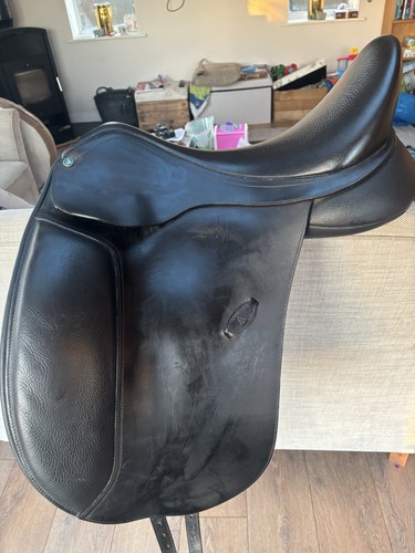 Arena dressage saddle 18inch - dressage,