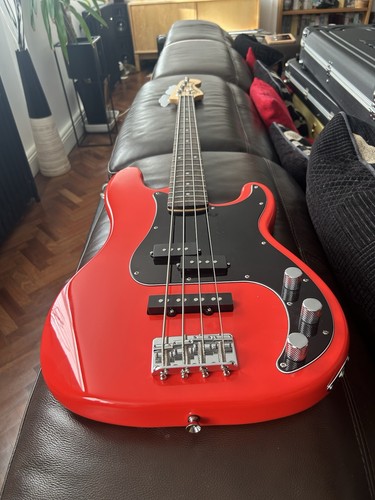 Squier precision bass 2006 - squier,