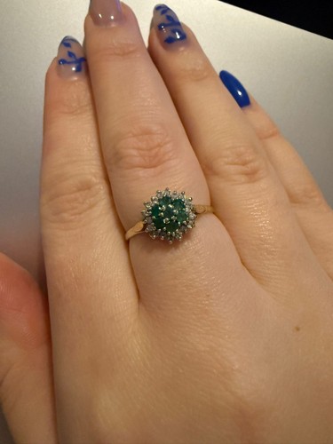 9ct gold emerald diamond - &,