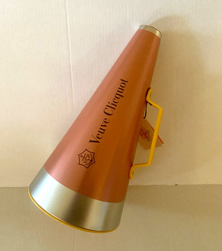 Veuve clicquot megaphone - veuve,