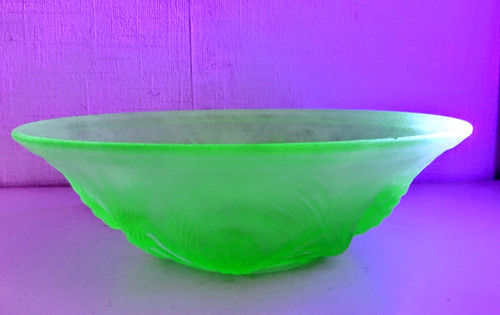 Uranium glass jobling fircone - uranium,