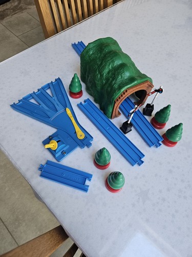Thomas trackmaster tunnel - thomas,