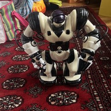 WowWee Robosapien NO Remote