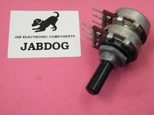 20mm Dual Gang Potentiometer D Flat Shaft 6.3mm 470K Log 15g GZ04