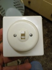 Rolls Vintage Ivory Bakelite Low Profile Light Switch, 2Way, 5Amp 230VA.