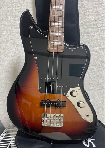 Squier fender jaguar bass - by,
