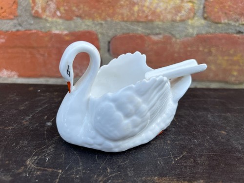 Vintage denton china - swan, pipe