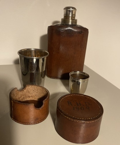 Vintage hip flask - hip, brown