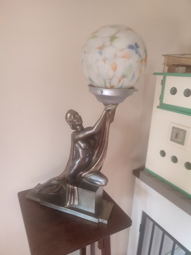 Leonardi art deco lady lamp - art,