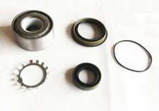 REAR WHEEL BEARING & OIL SEAL
