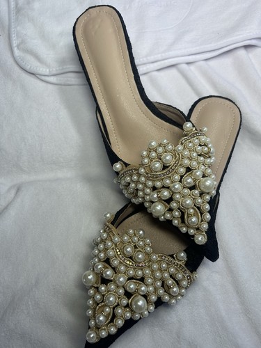 Black pearl embellished kitten - pearl,