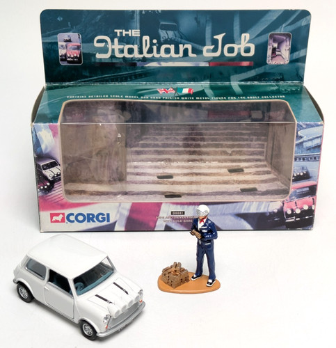 04441 white mini with - white, driver