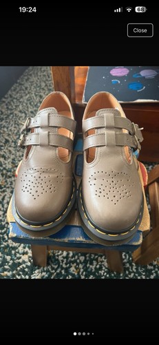 Martens khaki shoes size 5 - dr,
