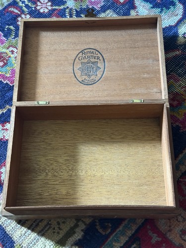 Old cigar box vintage - old,