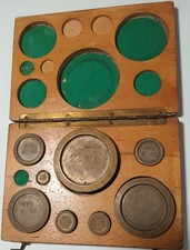 Vintage Solid Brass Test Weights In Vintage Wooden Case. GPO/Avery. Pounds & Oz.