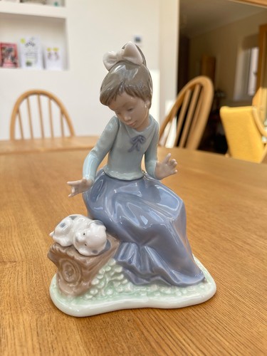 Nao lladro girl - lladro, on