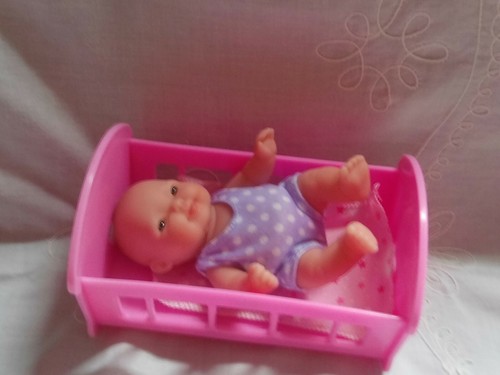Tiny baby cot for inch - cot,