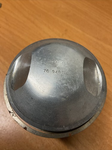Triumph hepolite piston - triumph,