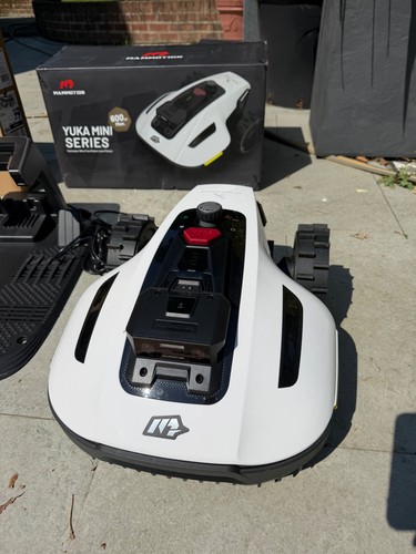 Robot lawn mower - ,