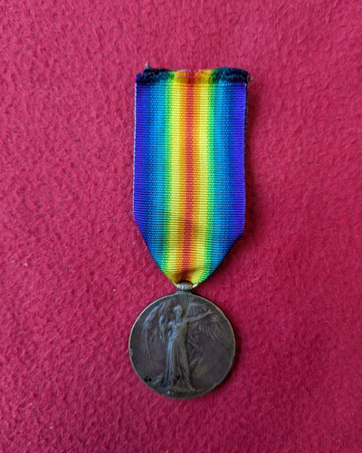 Wwi victory medal british red - victory,