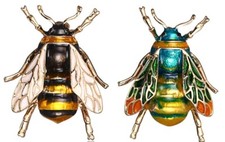 VERY REALISTIC BUMBLE BEE BROOCH INSECT BLACK GOLD LAPEL PIN BROACH UK SELLER 3