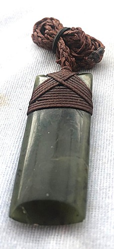 New zealand māori hand carved - new,