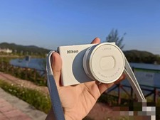 Nikon 1 J4 digital camera Kit