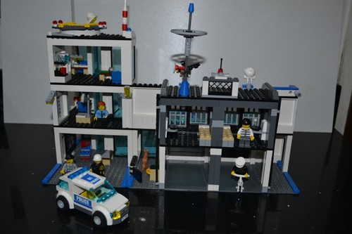 Lego city police station 7498 - lego,