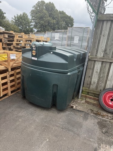Oil storage tank bunded - oil,