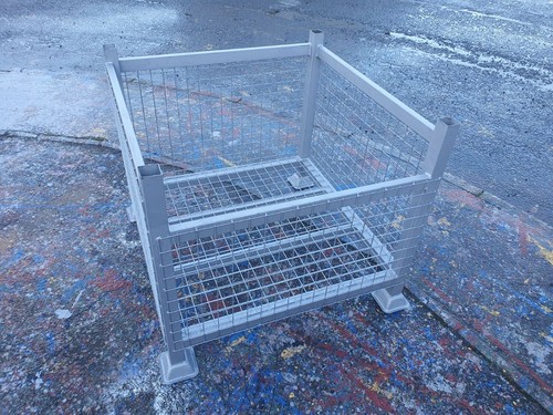 Steel cage metal - post,