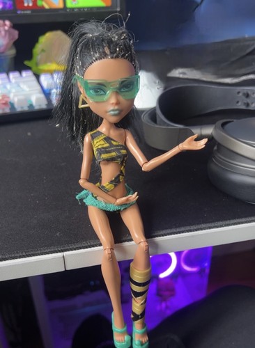 Cleo nile gloom boom - de, doll