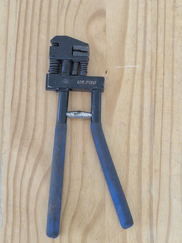 Hole punch tool - tool, joggler
