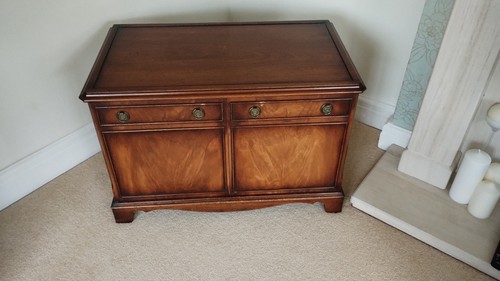 Mahogany cabinet - mahogany,