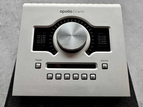 Universal audio apollo twin - apollo,