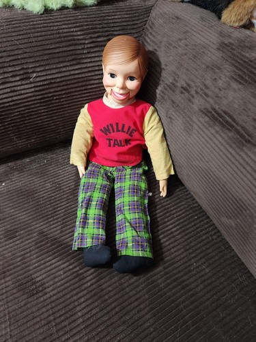 Willie talk ventriloquist - willie,