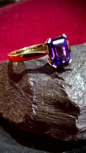 Vintage 9ct gold - gold, cut