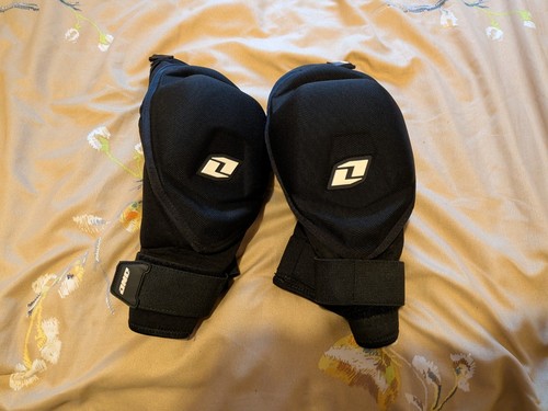 One conflict knee pads size - pads,
