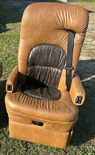 Villa power captain chair - power, captain's
