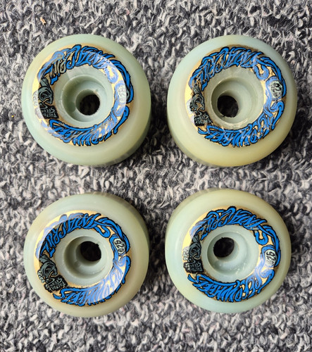 Santa cruz skateboard wheels - santa,