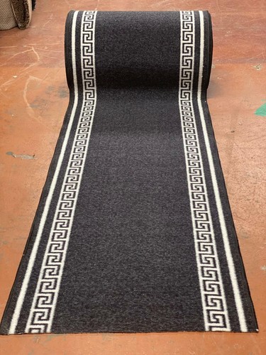 Very long hallway - rug, heavy