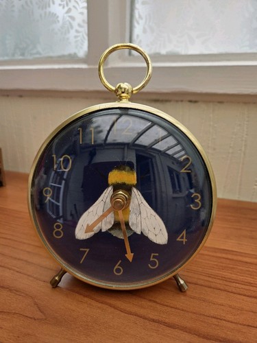 Pretty habitat vintage bee - pretty,