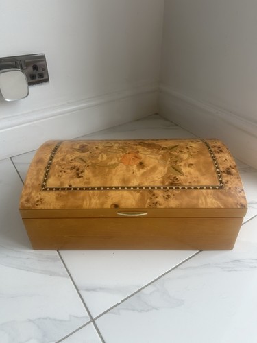 Large mele oriental rose - &,