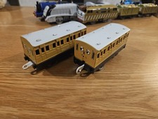 2002 Annie & Clarabel Trackmaster Tomy Thomas Friends Tank Engine p&p