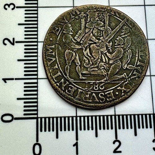 X542 1586 elizabeth 1st - 1586,
