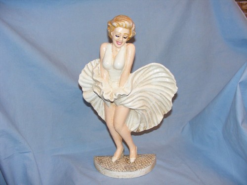 Marilyn monroe doorstop cast - marilyn,