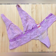 Cosmopolitan Eyelet Lace Bra and panty set. New with tags. Size medium