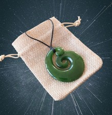 GREENSTONE NECKLACE NEW ZEALAND POUNAMU HANDCRAFTED CARVING